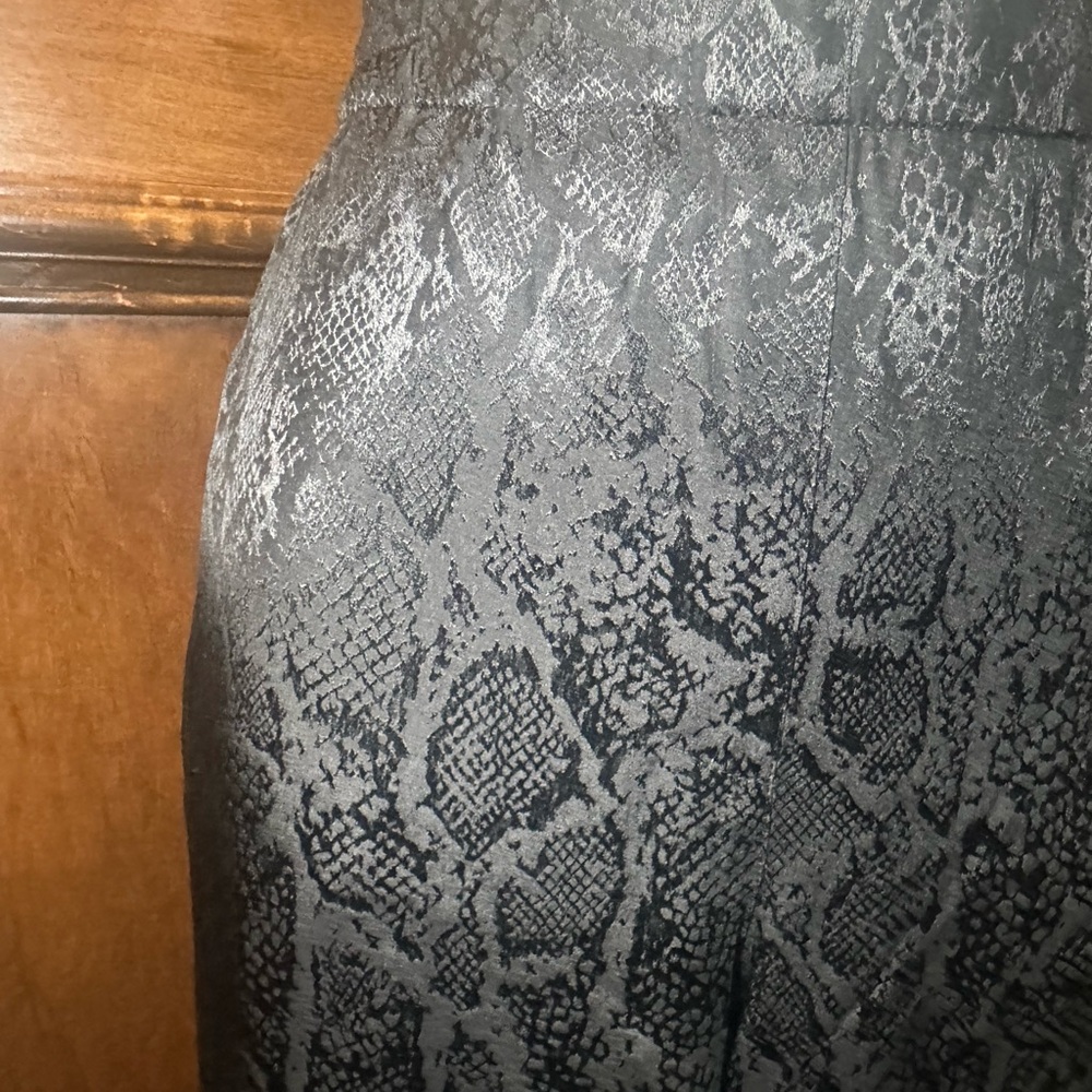 NWT SIZE 2/US M The Kooples Black Patterned Cropped Pants - Picture 3 of 13